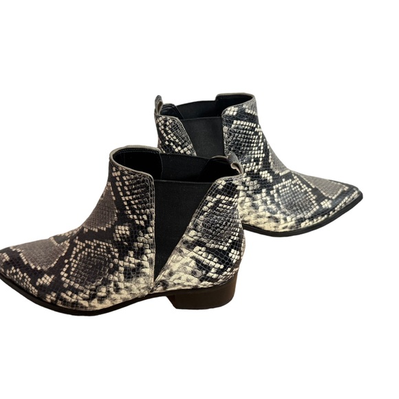 Marc Fisher Womens Snakeskin Pattern Booties - Size 8 - Picture 3 of 5
